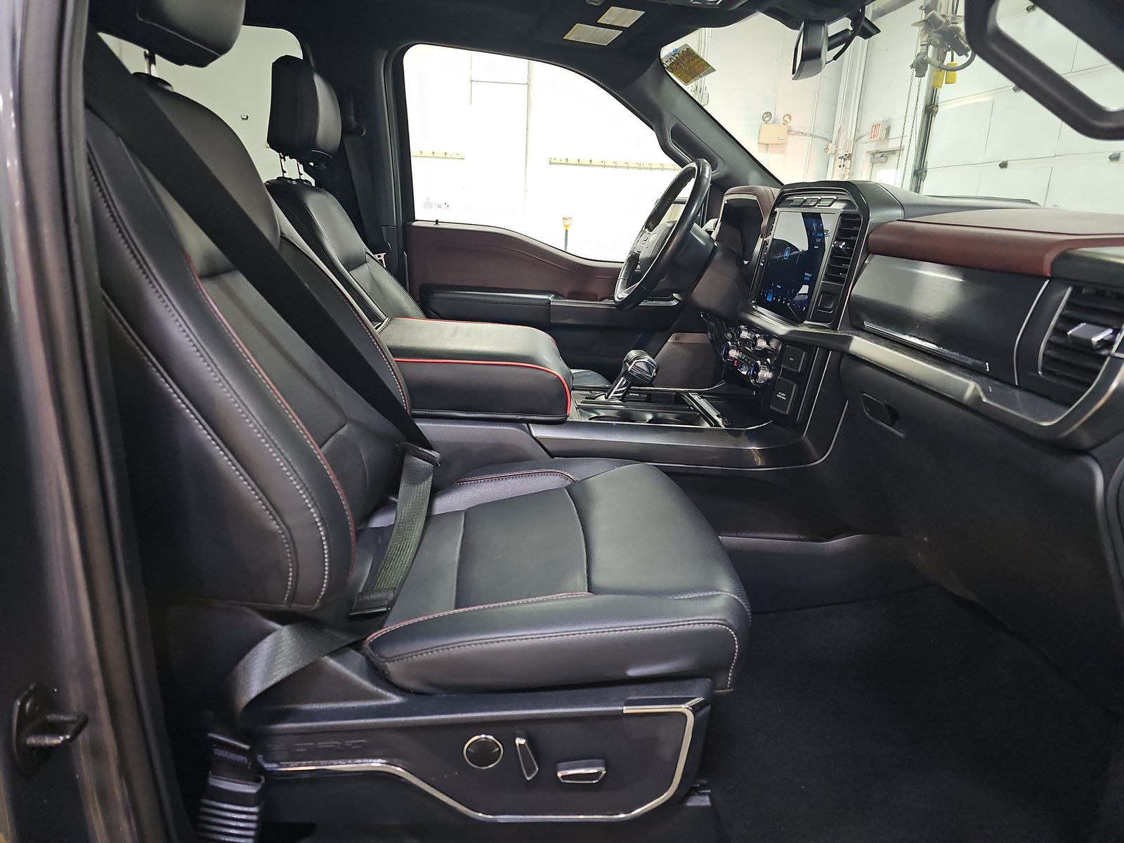 2023 Ford F-150 Lariat AWD