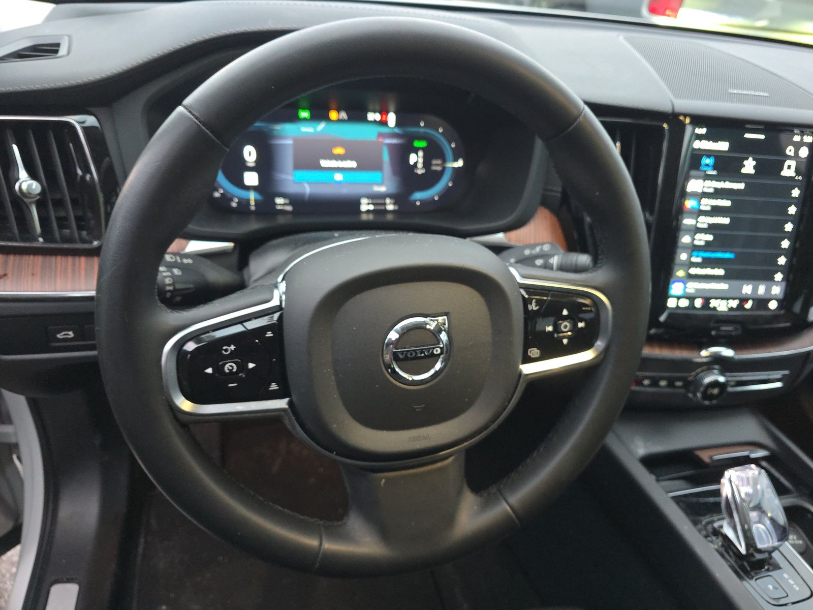 2024 Volvo XC60 Recharge T8 Ultimate AWD