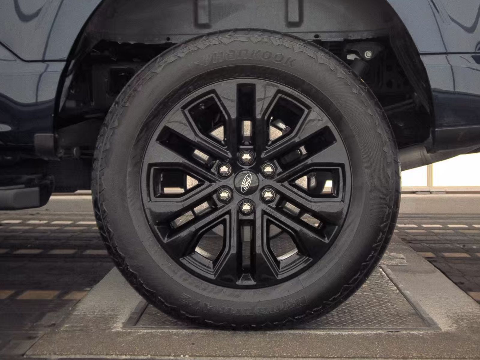 2024 Ford F-150 Hybrid Lariat AWD