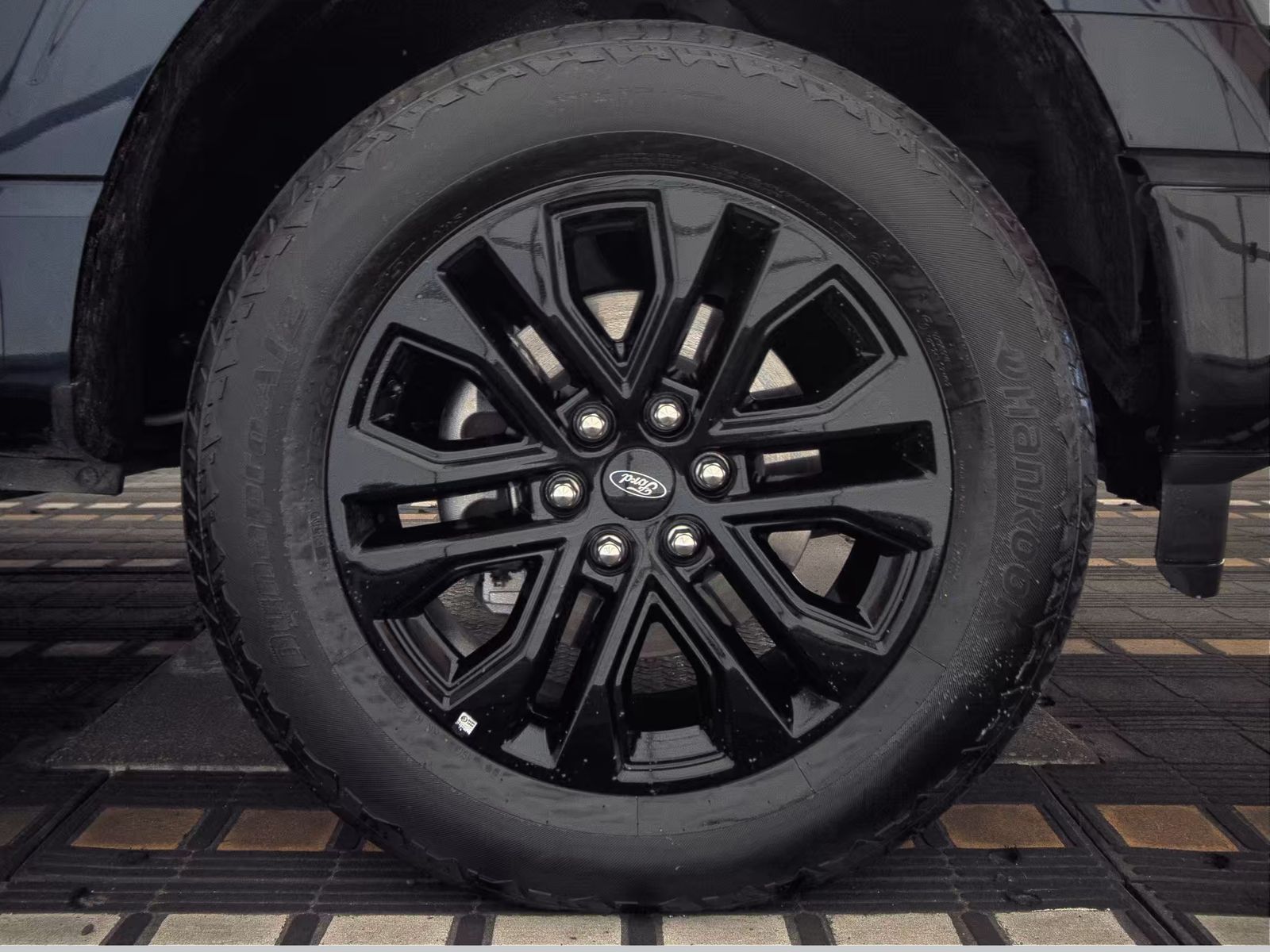 2024 Ford F-150 Hybrid Lariat AWD