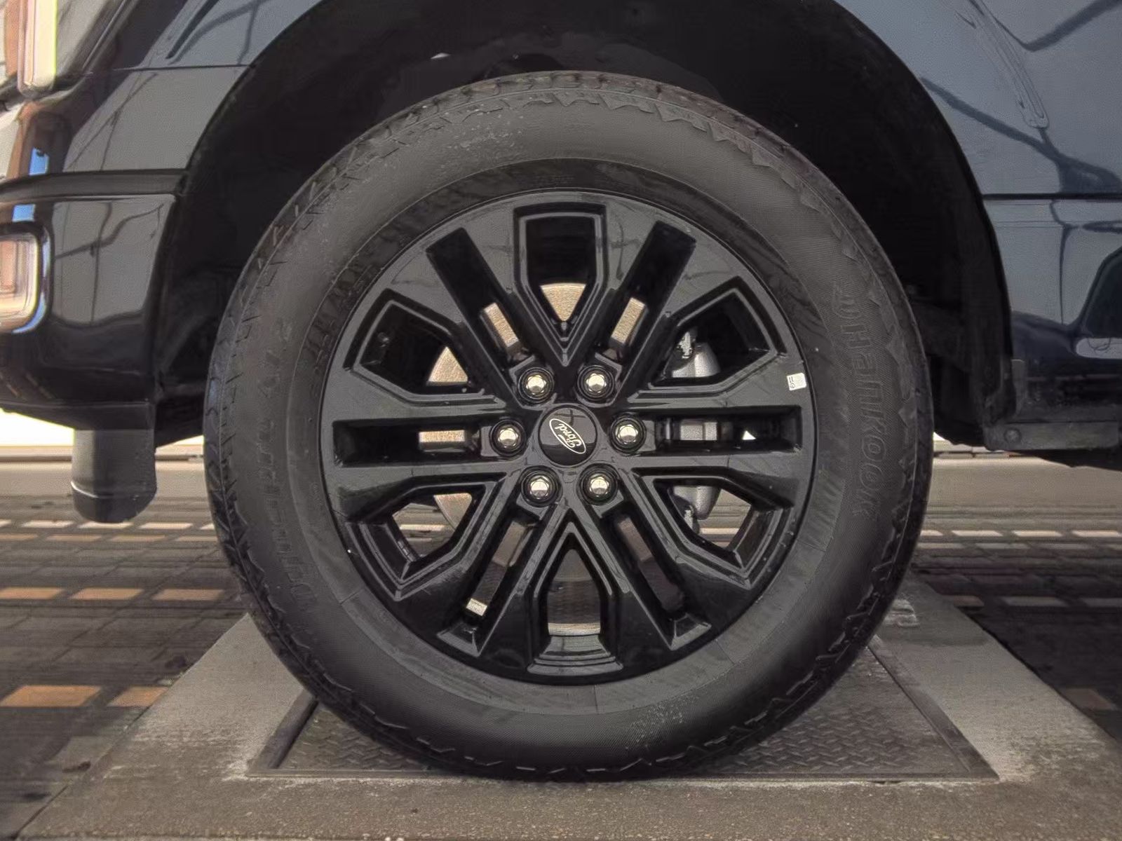 2024 Ford F-150 Hybrid Lariat AWD