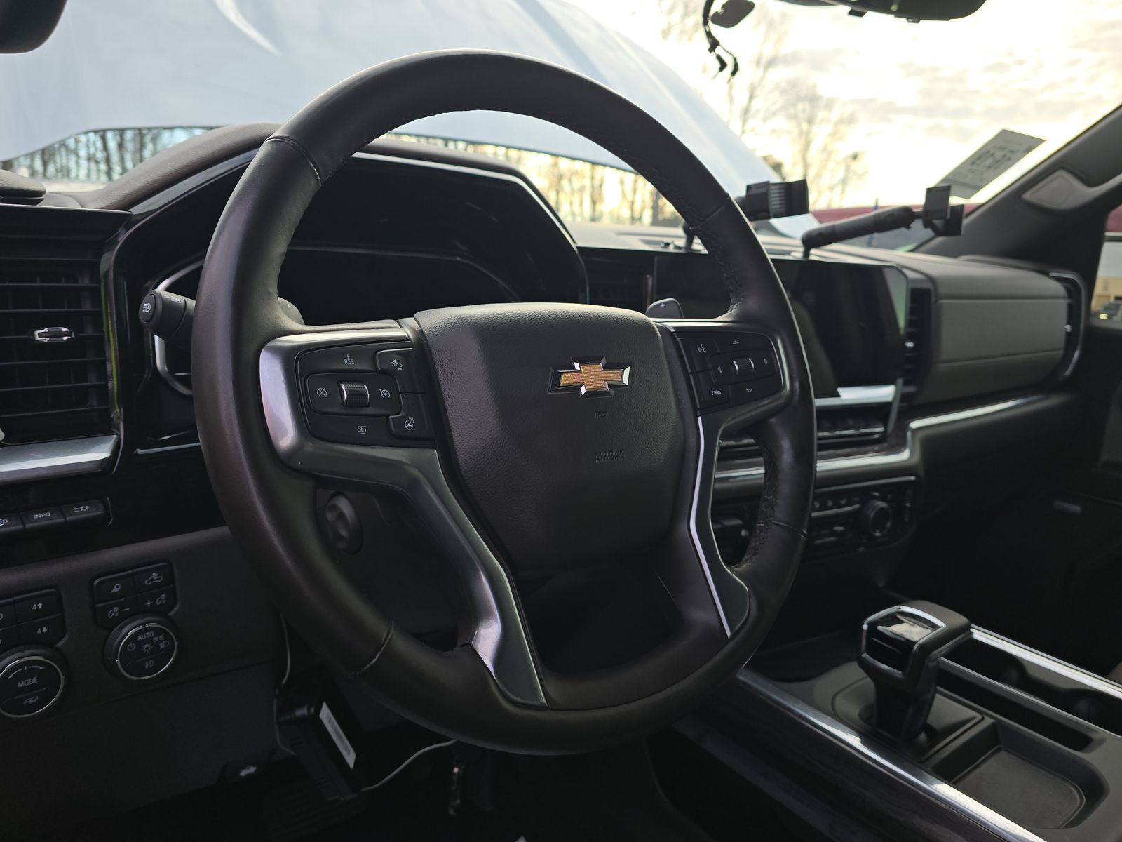 2024 Chevrolet Silverado 1500 LTZ AWD