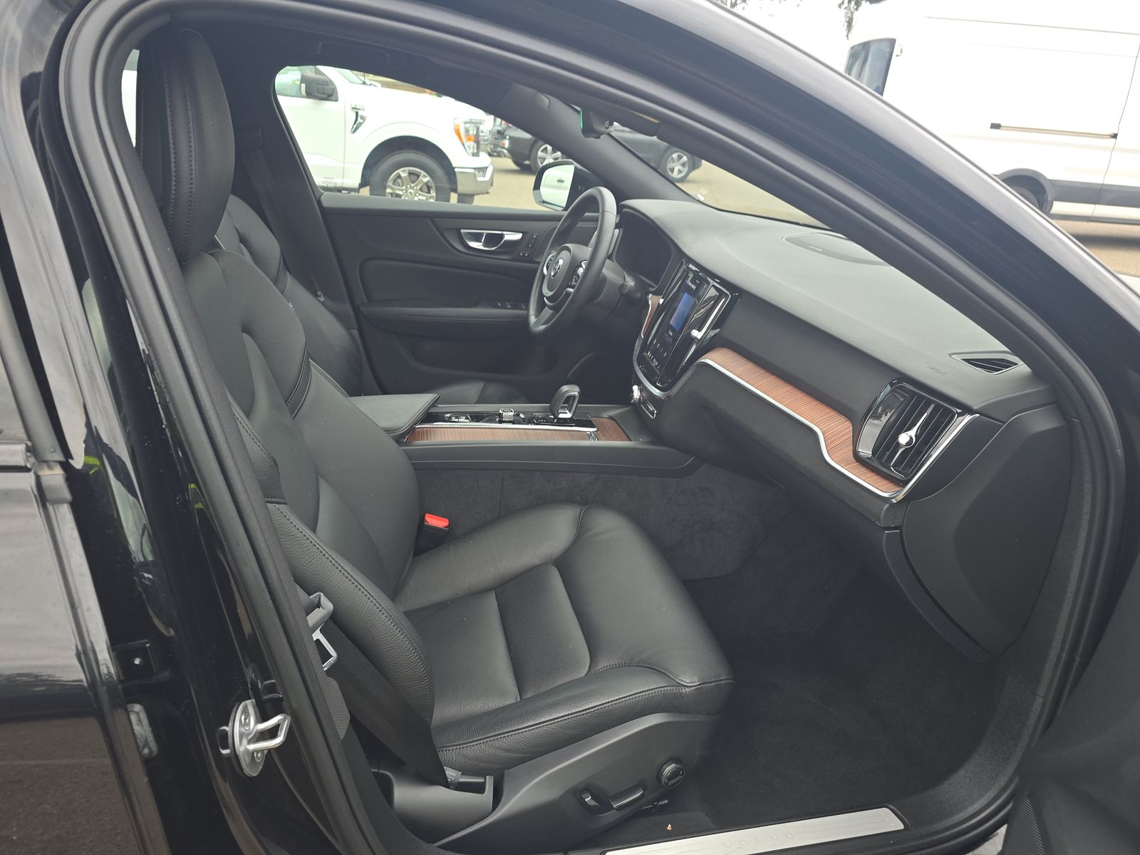 2023 Volvo S60 B5 Plus AWD