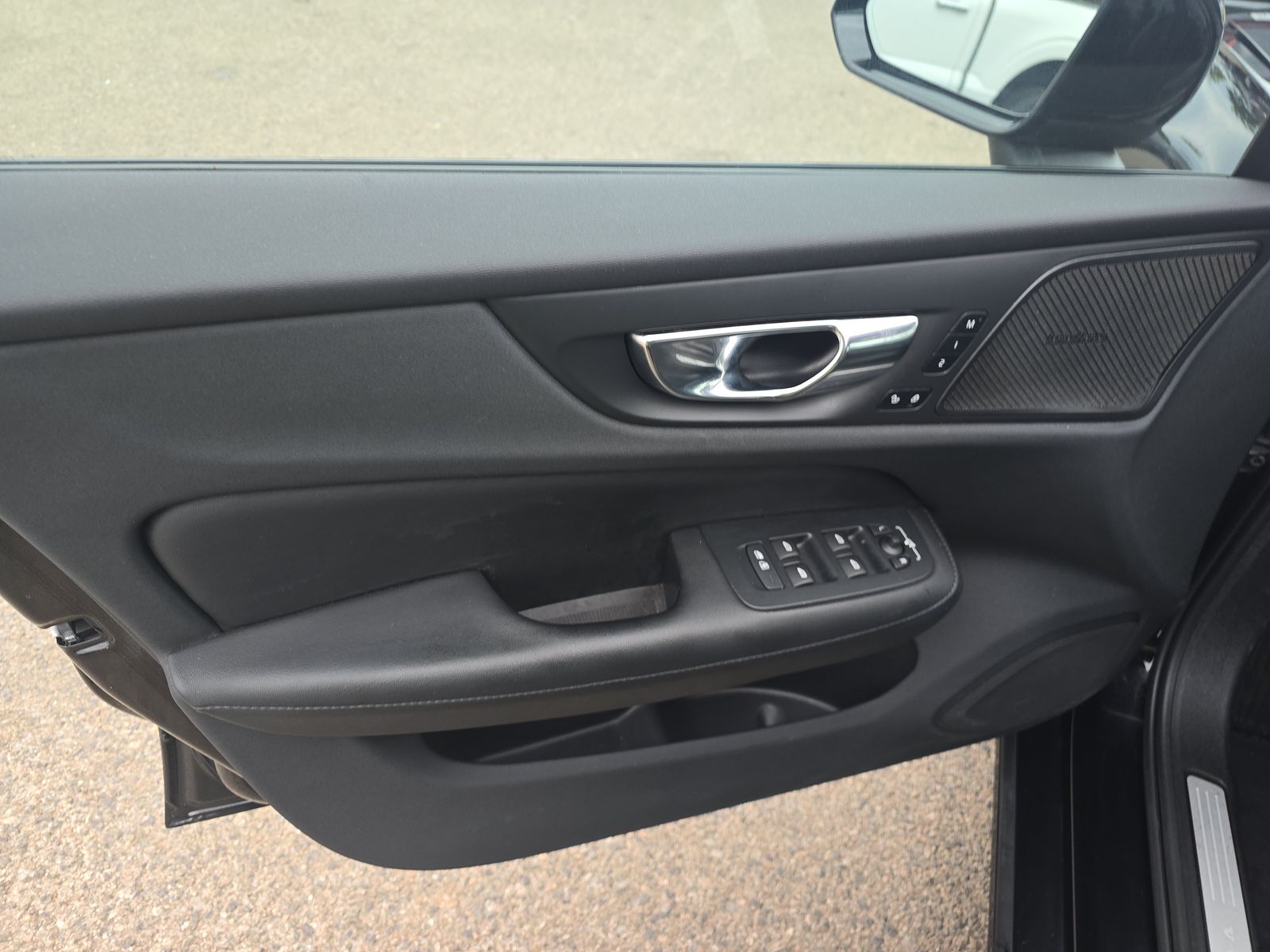 2023 Volvo S60 B5 Plus AWD