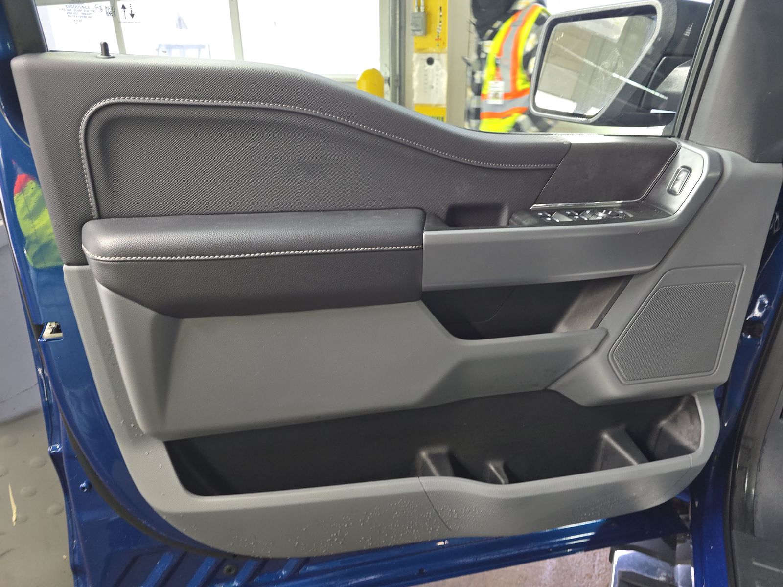 2025 Ford F-150 Hybrid XLT AWD
