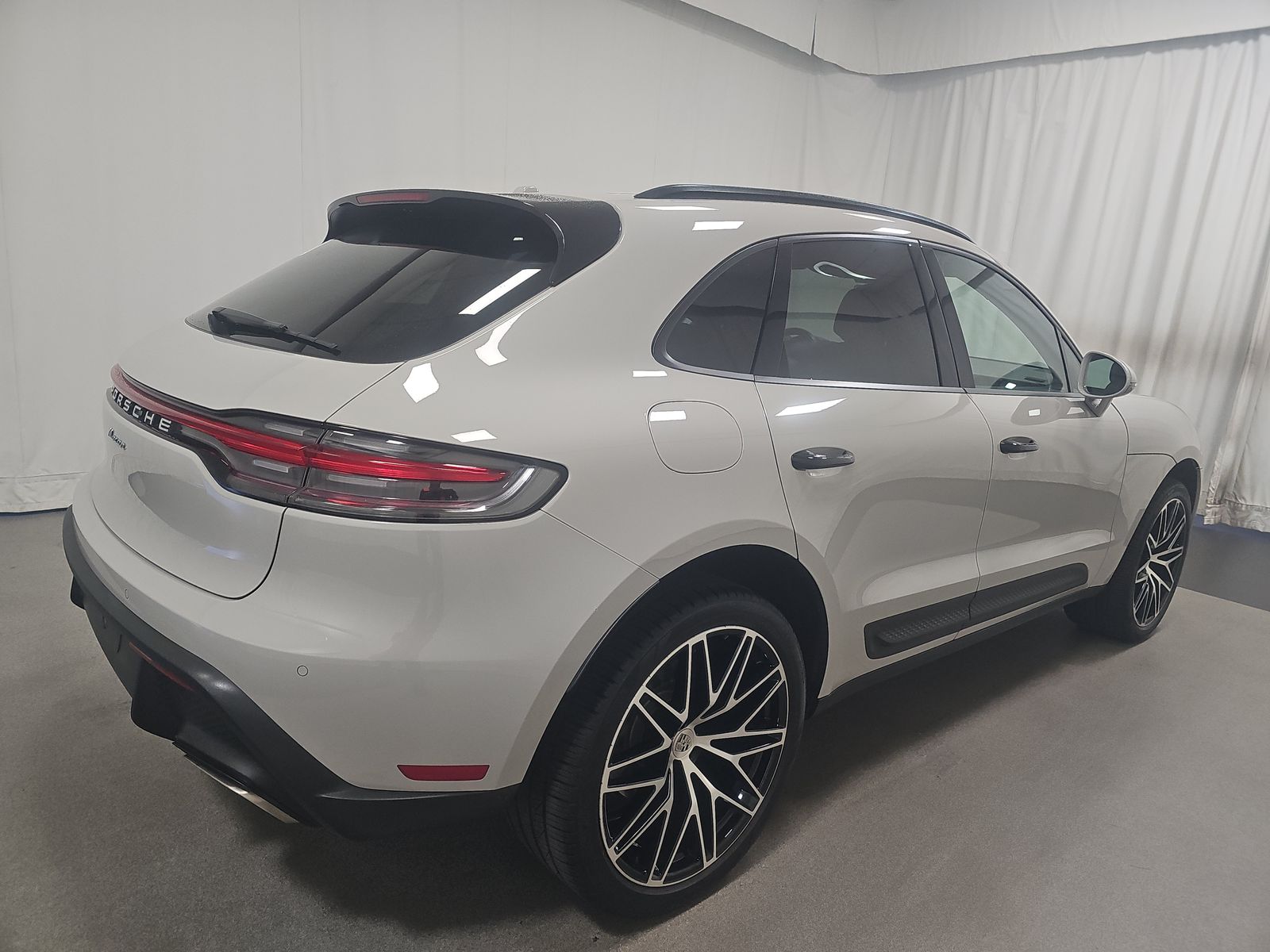 2022 Porsche Macan Base AWD