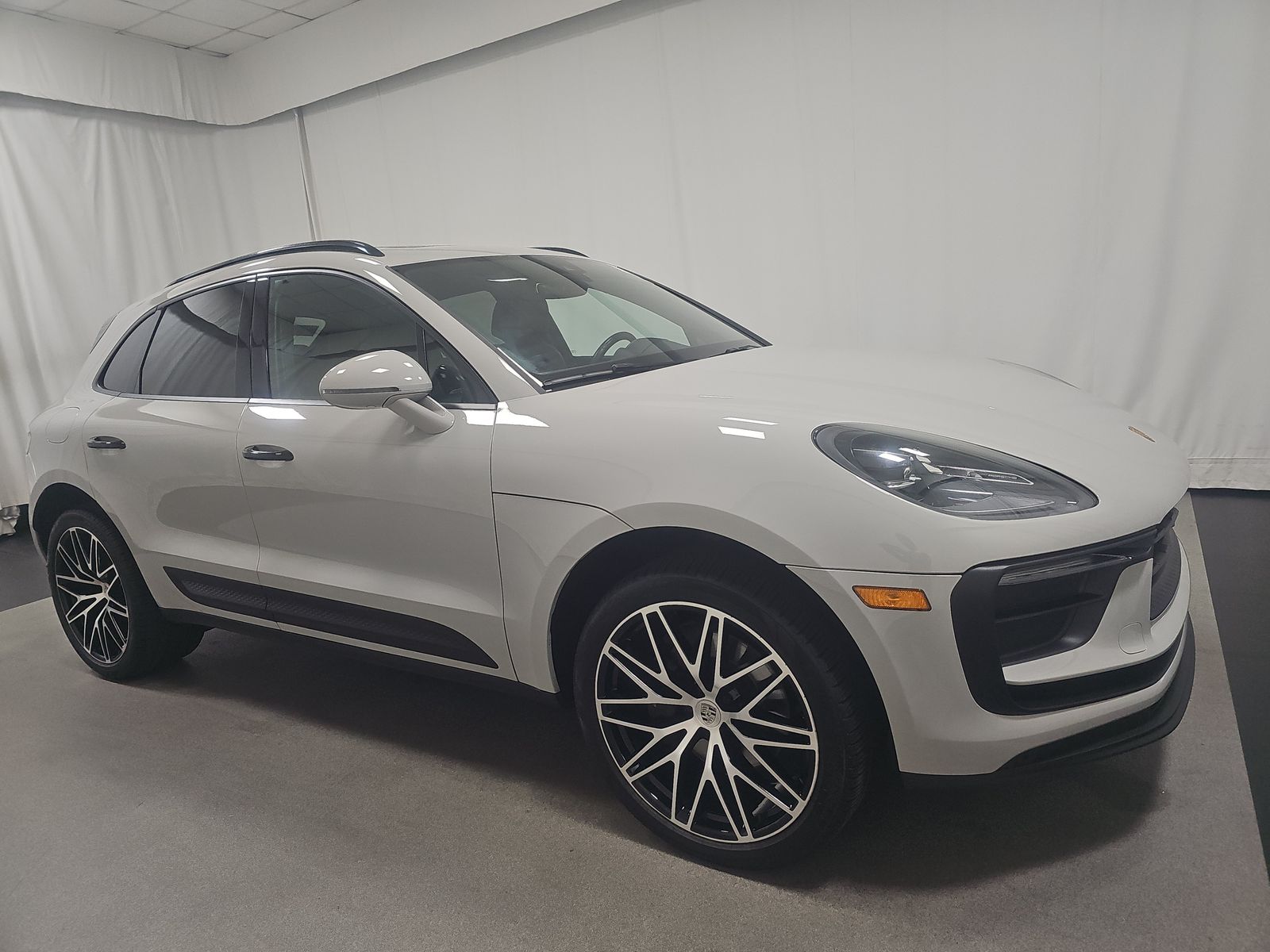 2022 Porsche Macan Base AWD
