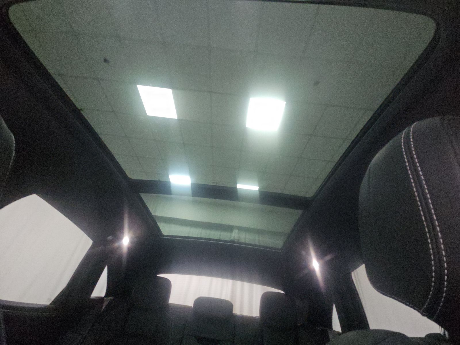 2022 Porsche Macan Base AWD