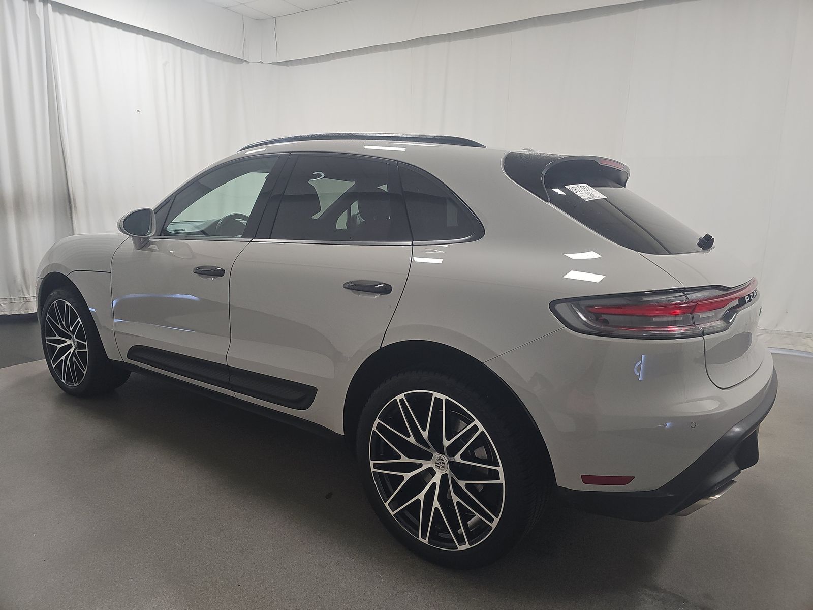 2022 Porsche Macan Base AWD