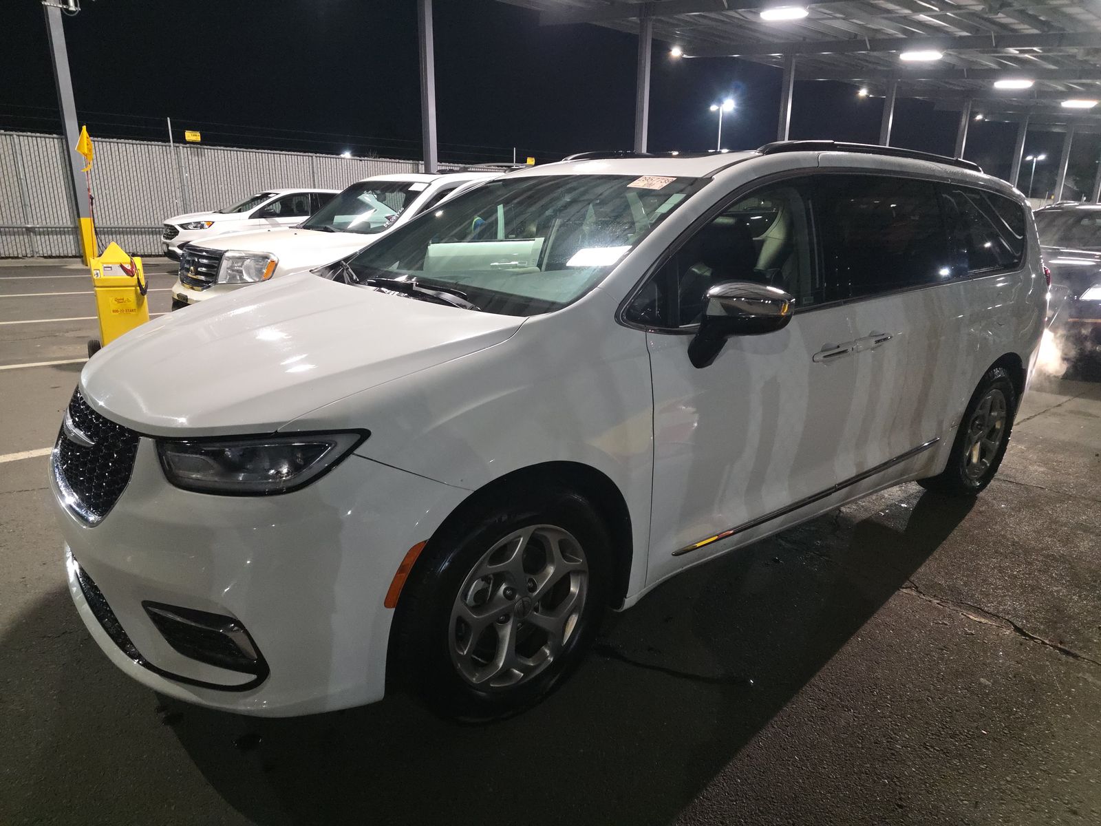 2023 Chrysler Pacifica Limited FWD