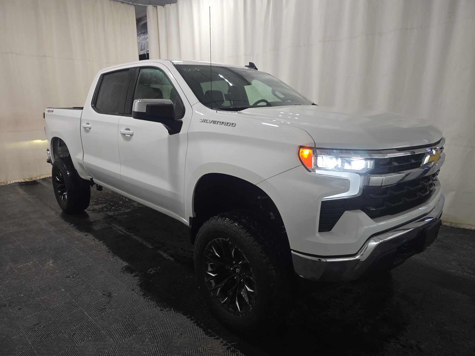 2025 Chevrolet Silverado 1500 LT AWD