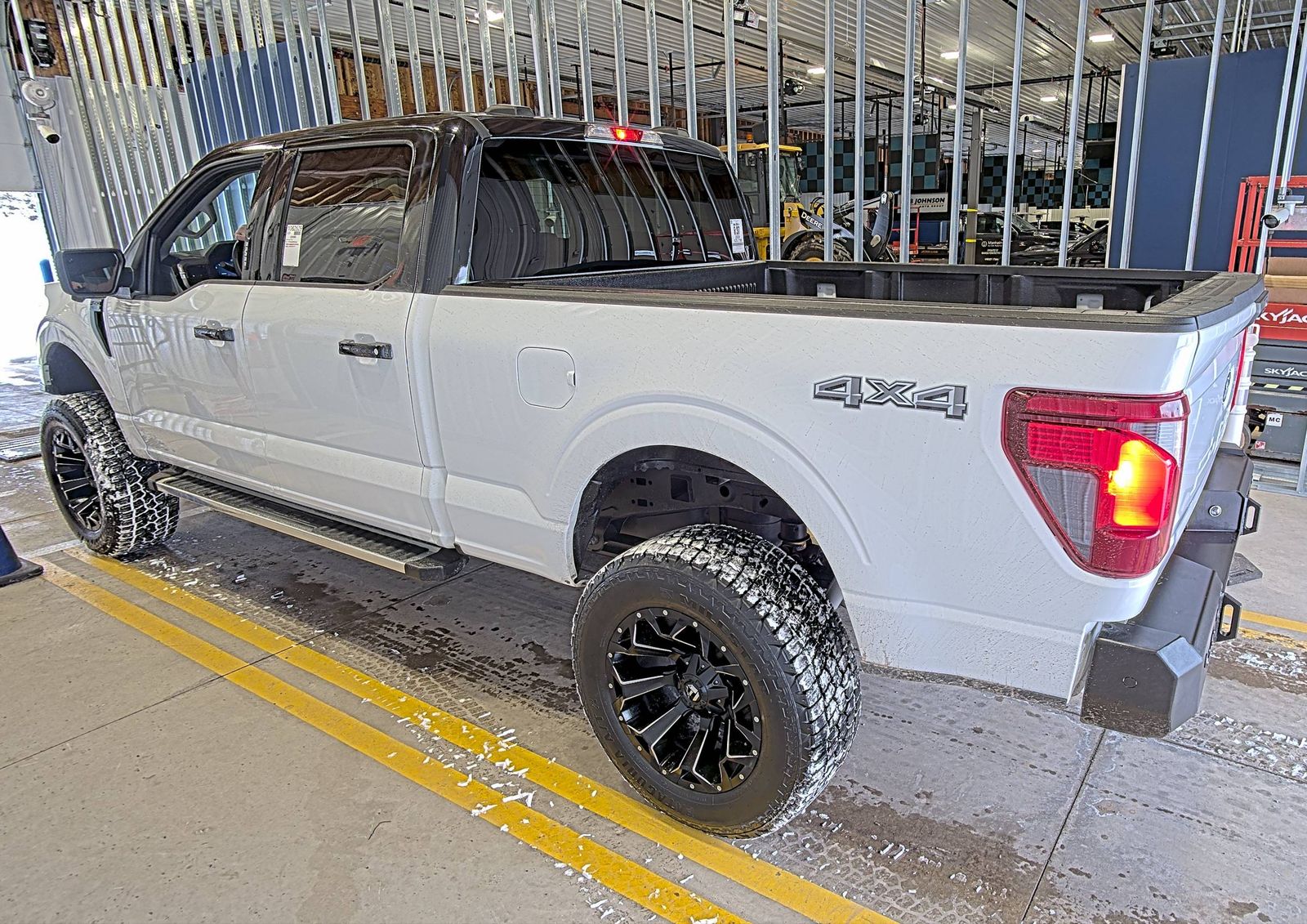 2024 Ford F-150 XLT AWD