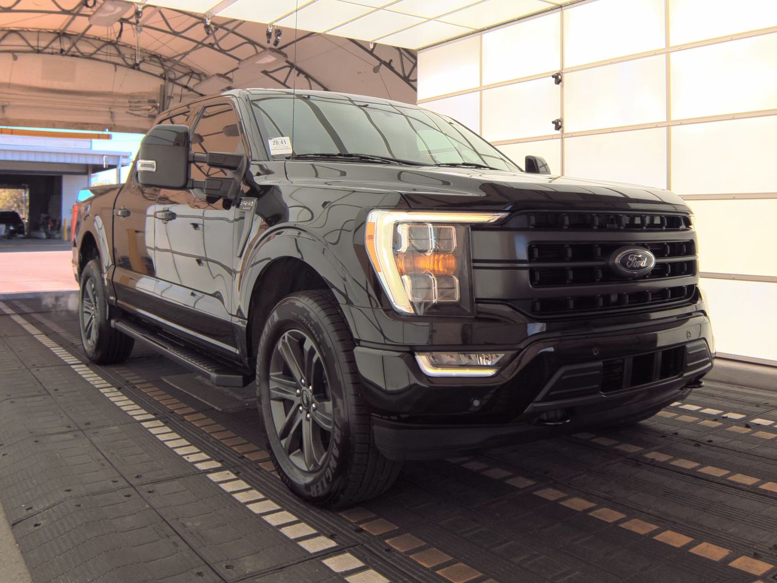 2023 Ford F-150 Lariat AWD