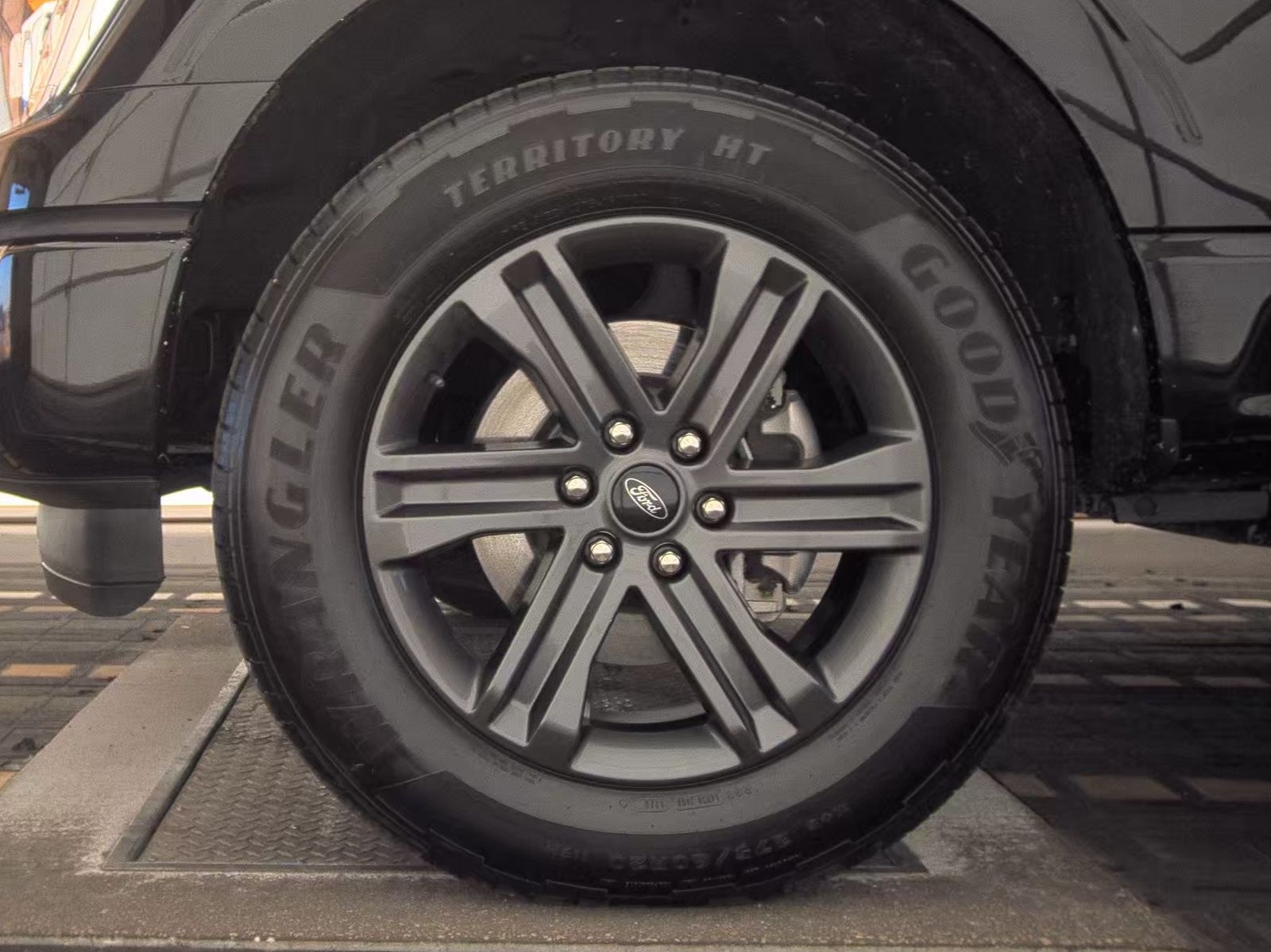 2023 Ford F-150 Lariat AWD