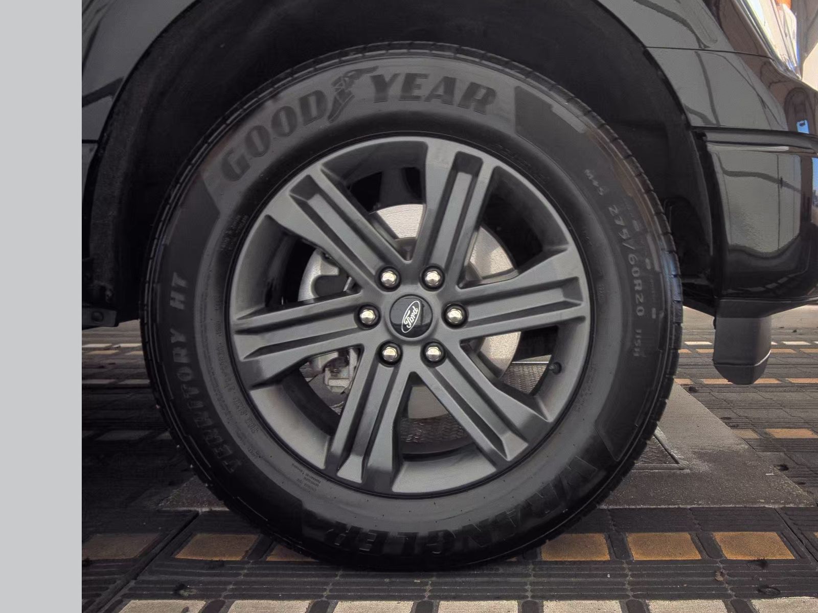 2023 Ford F-150 Lariat AWD