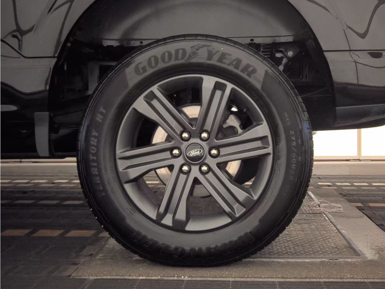 2023 Ford F-150 Lariat AWD