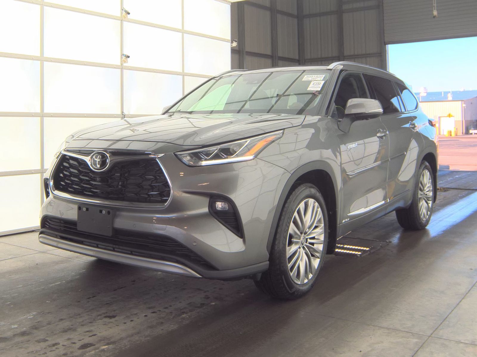 2025 Toyota Highlander Hybrid Platinum AWD
