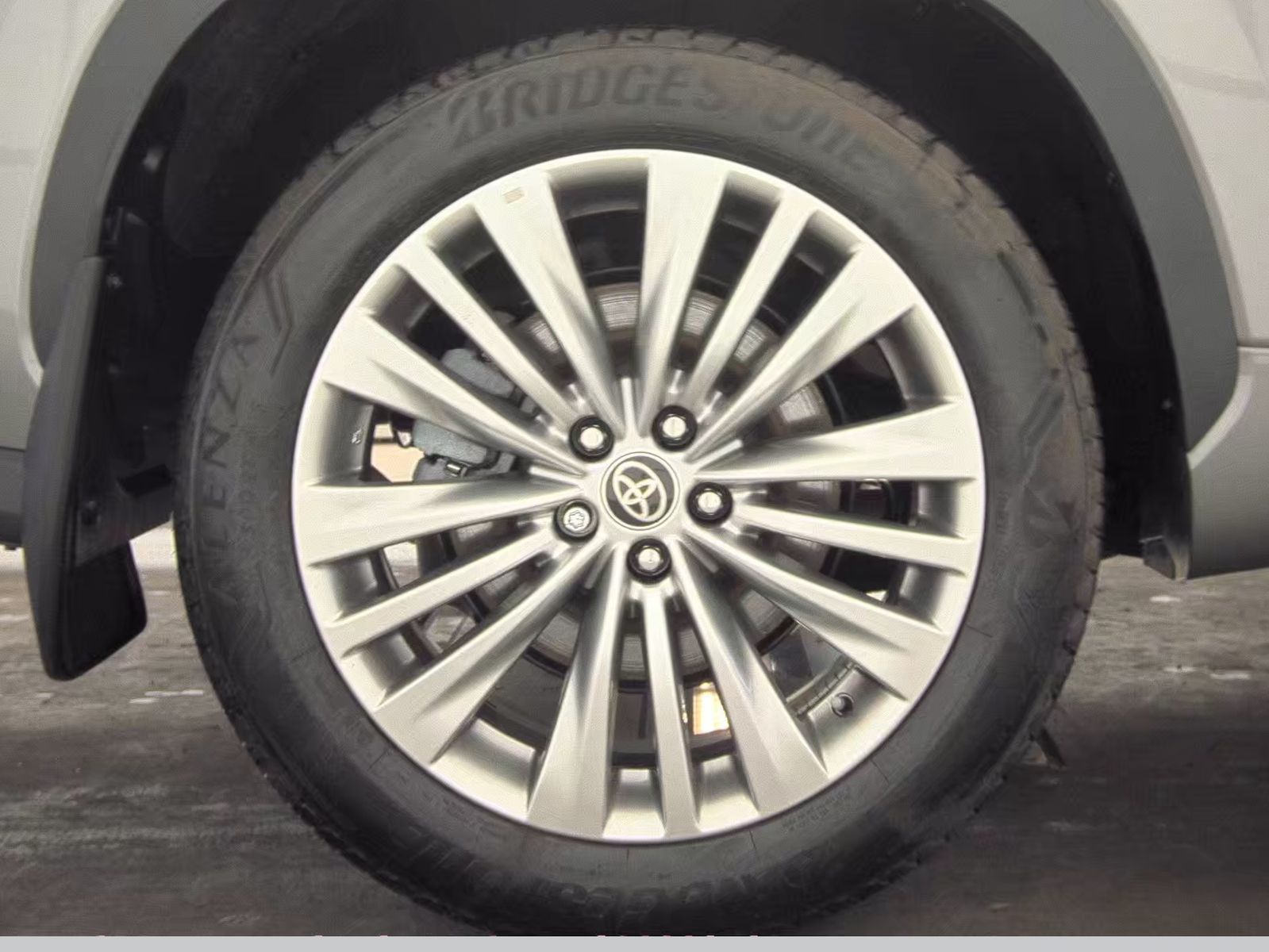 2025 Toyota Highlander Hybrid Platinum AWD