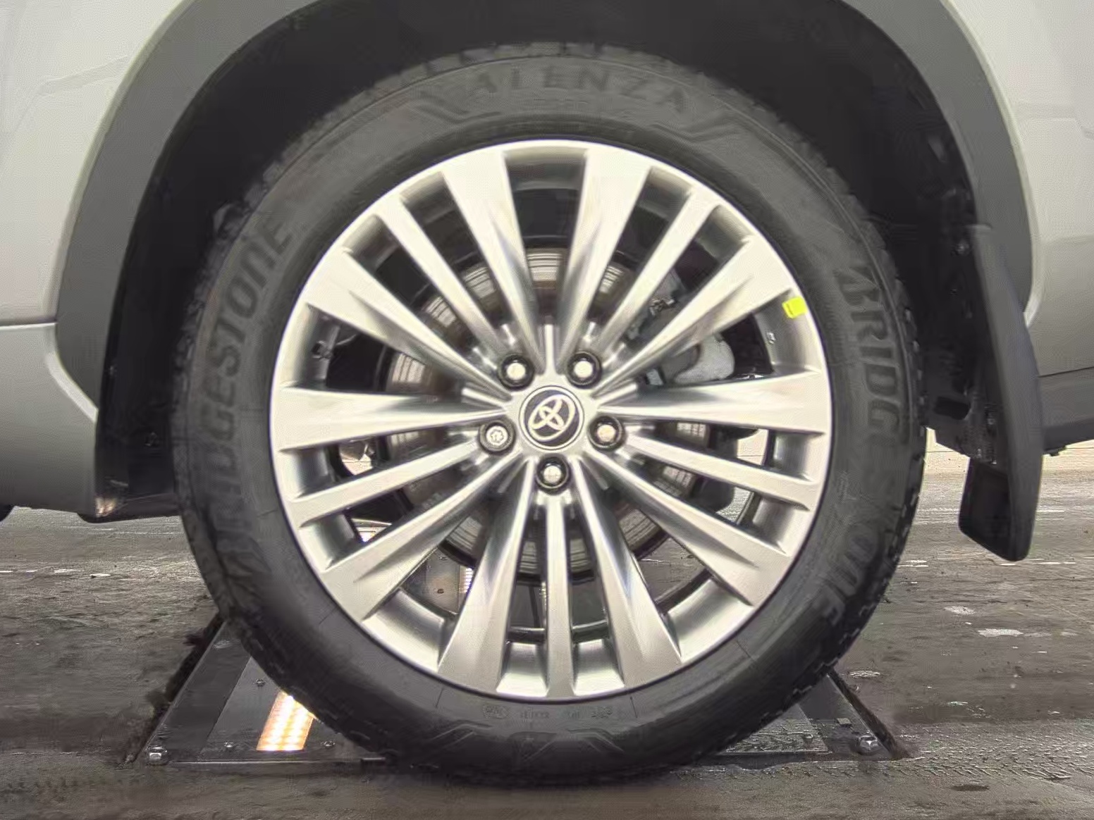 2025 Toyota Highlander Hybrid Platinum AWD