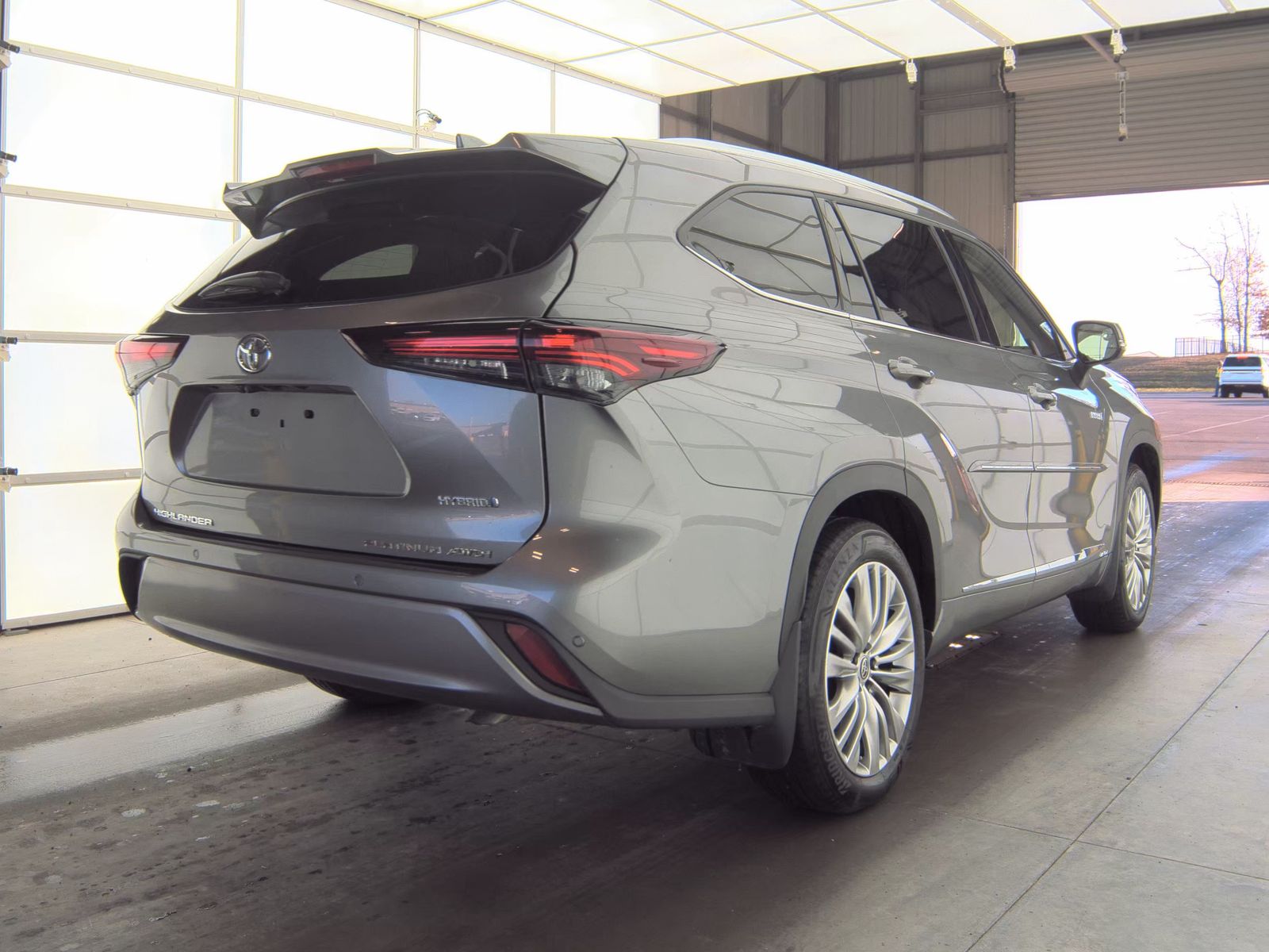 2025 Toyota Highlander Hybrid Platinum AWD