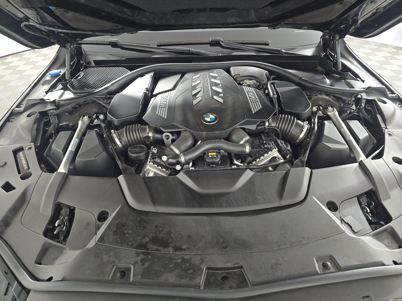 2022 BMW 7 Series 750i xDrive AWD