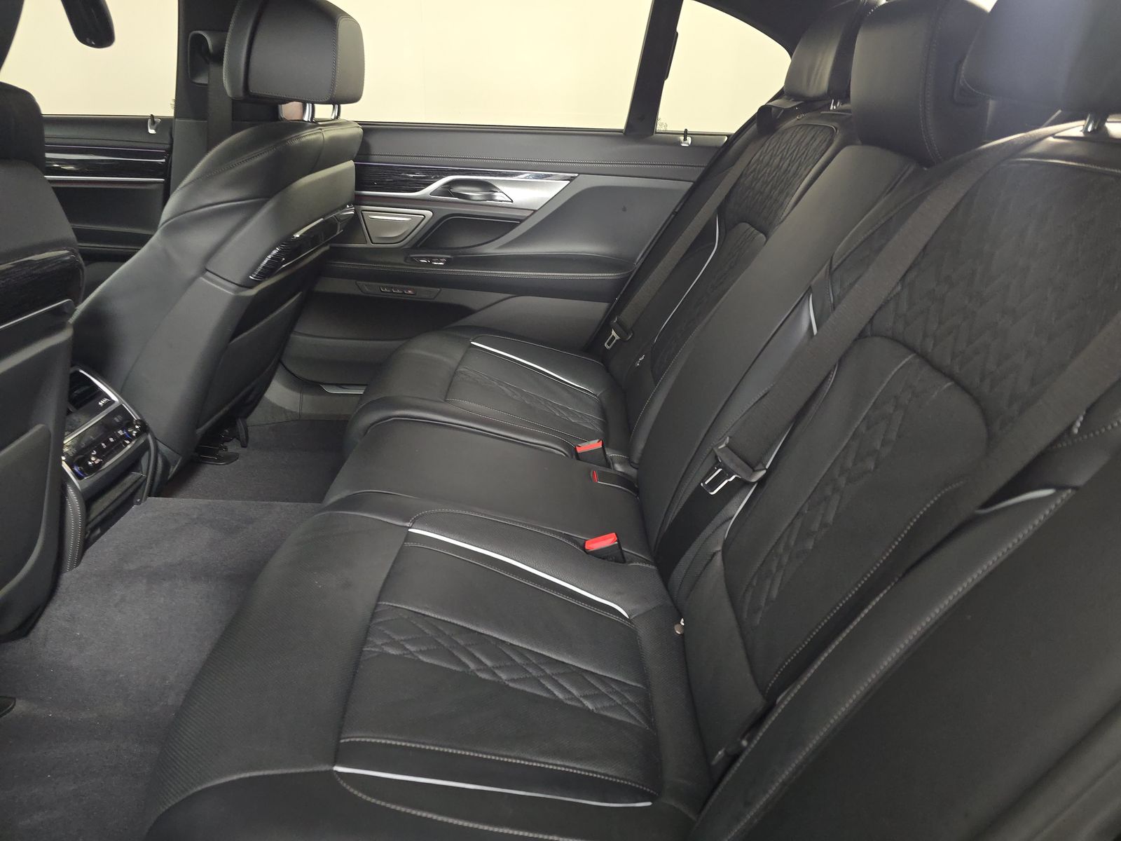 2022 BMW 7 Series 750i xDrive AWD