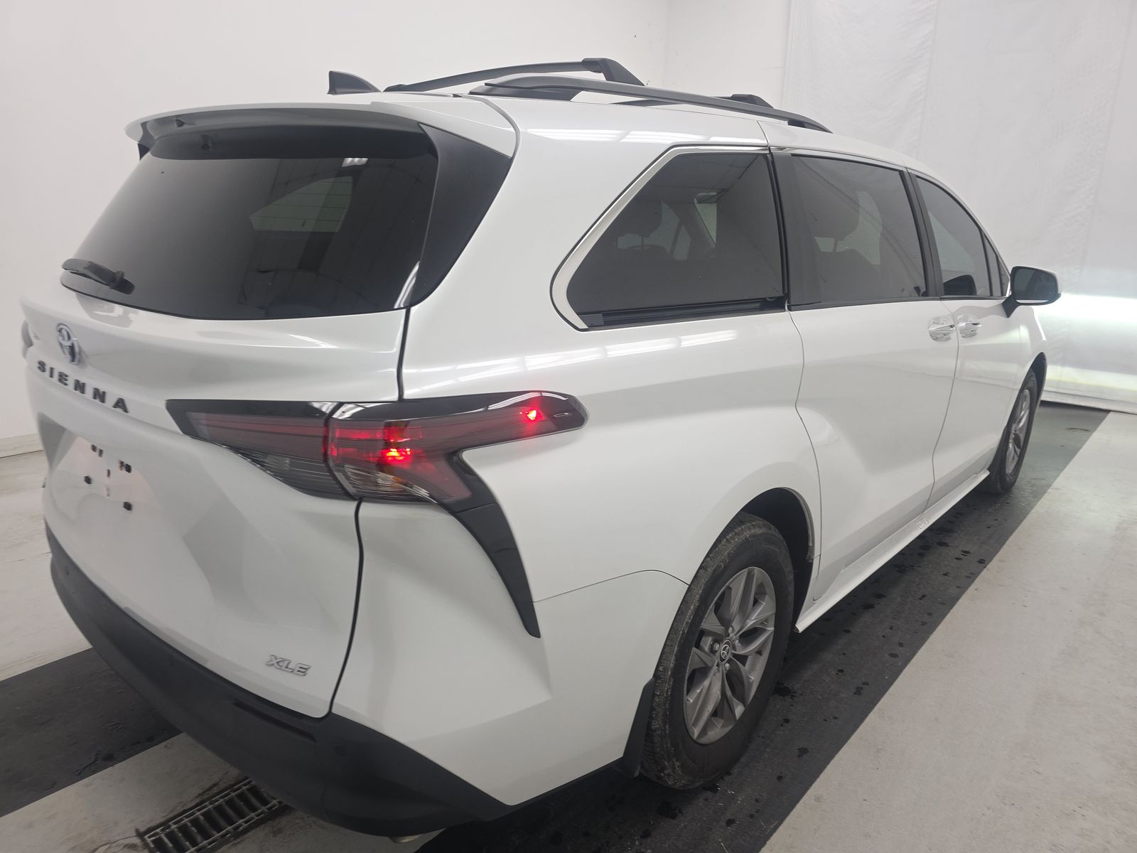 2025 Toyota Sienna XLE FWD