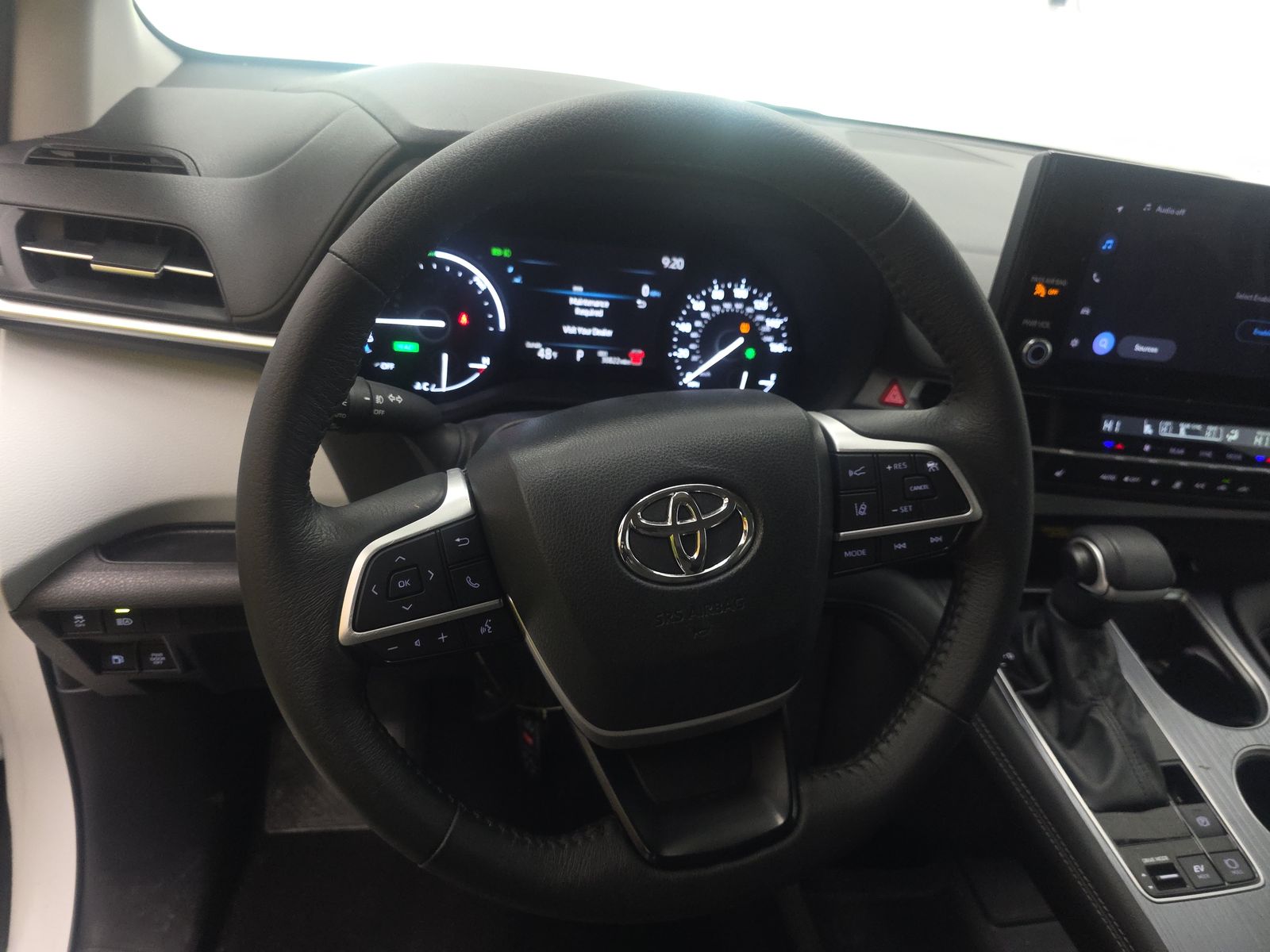 2025 Toyota Sienna XLE FWD