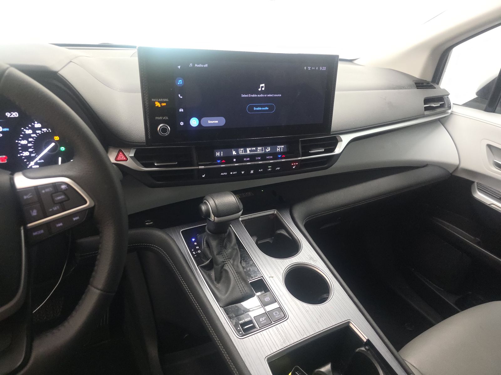 2025 Toyota Sienna XLE FWD