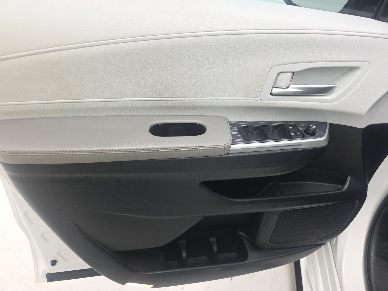 2025 Toyota Sienna XLE FWD