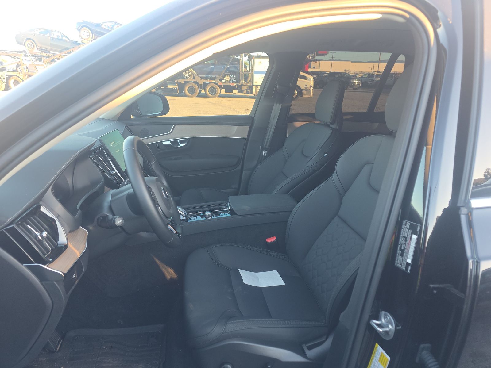 2025 Volvo XC90 B5 Core AWD