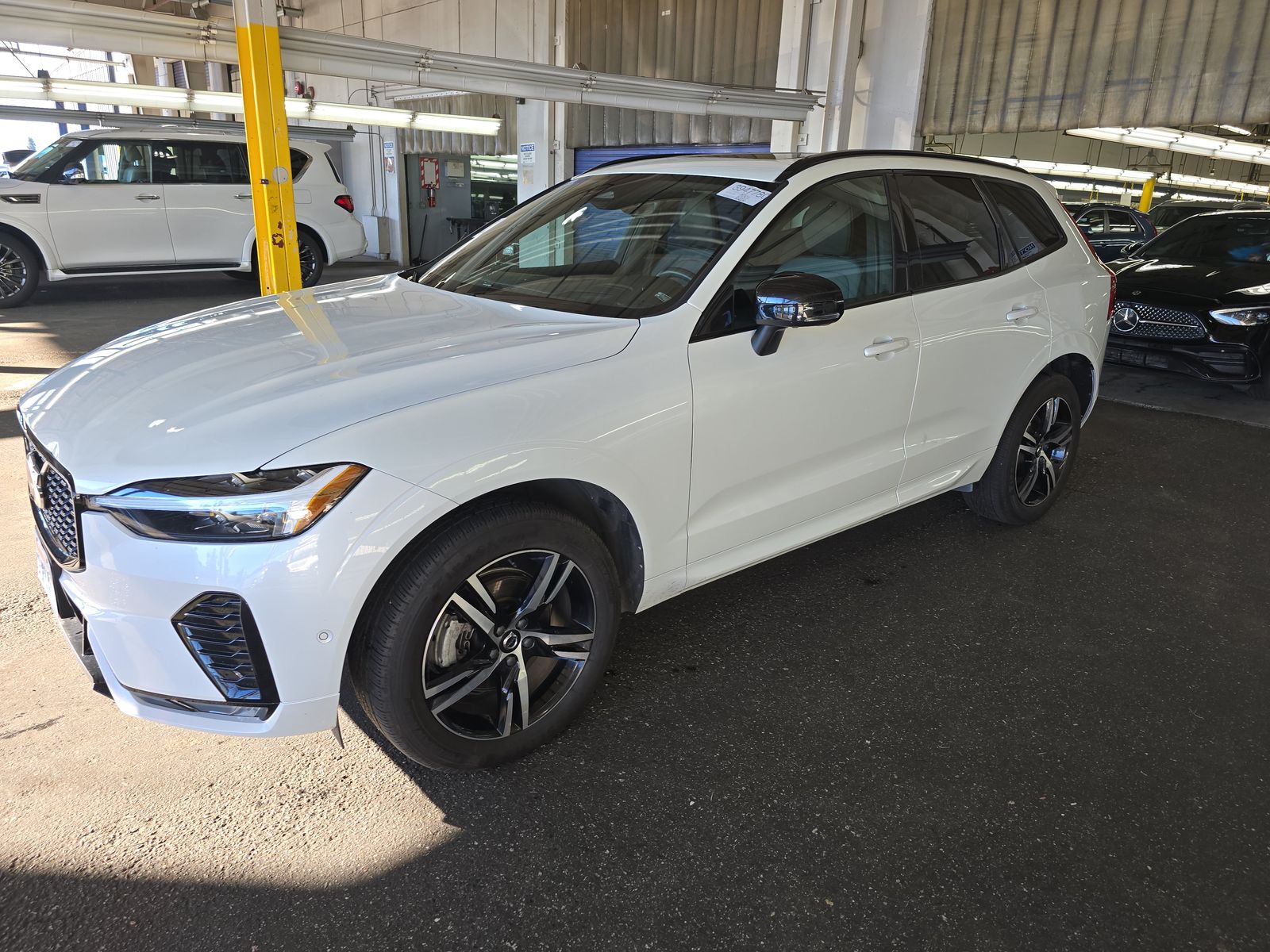 2022 Volvo XC60 B5 R-Design AWD