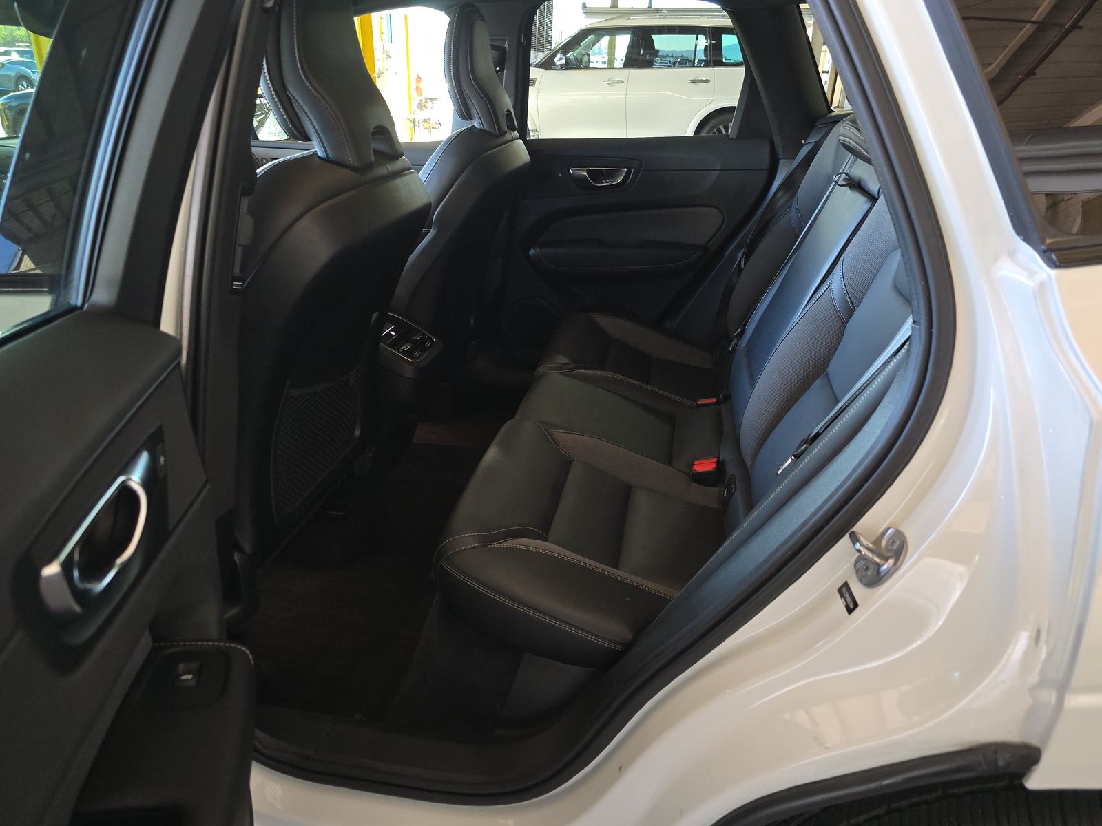 2022 Volvo XC60 B5 R-Design AWD