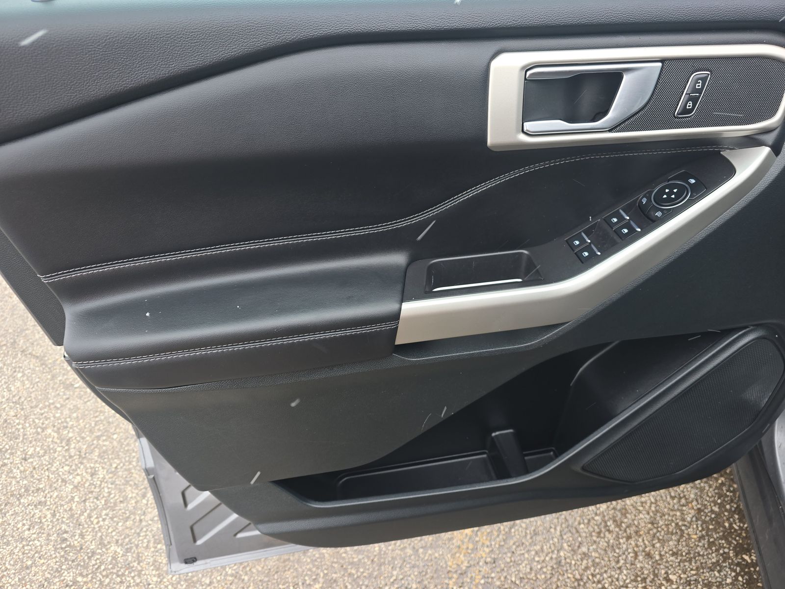 2023 Ford Explorer XLT AWD