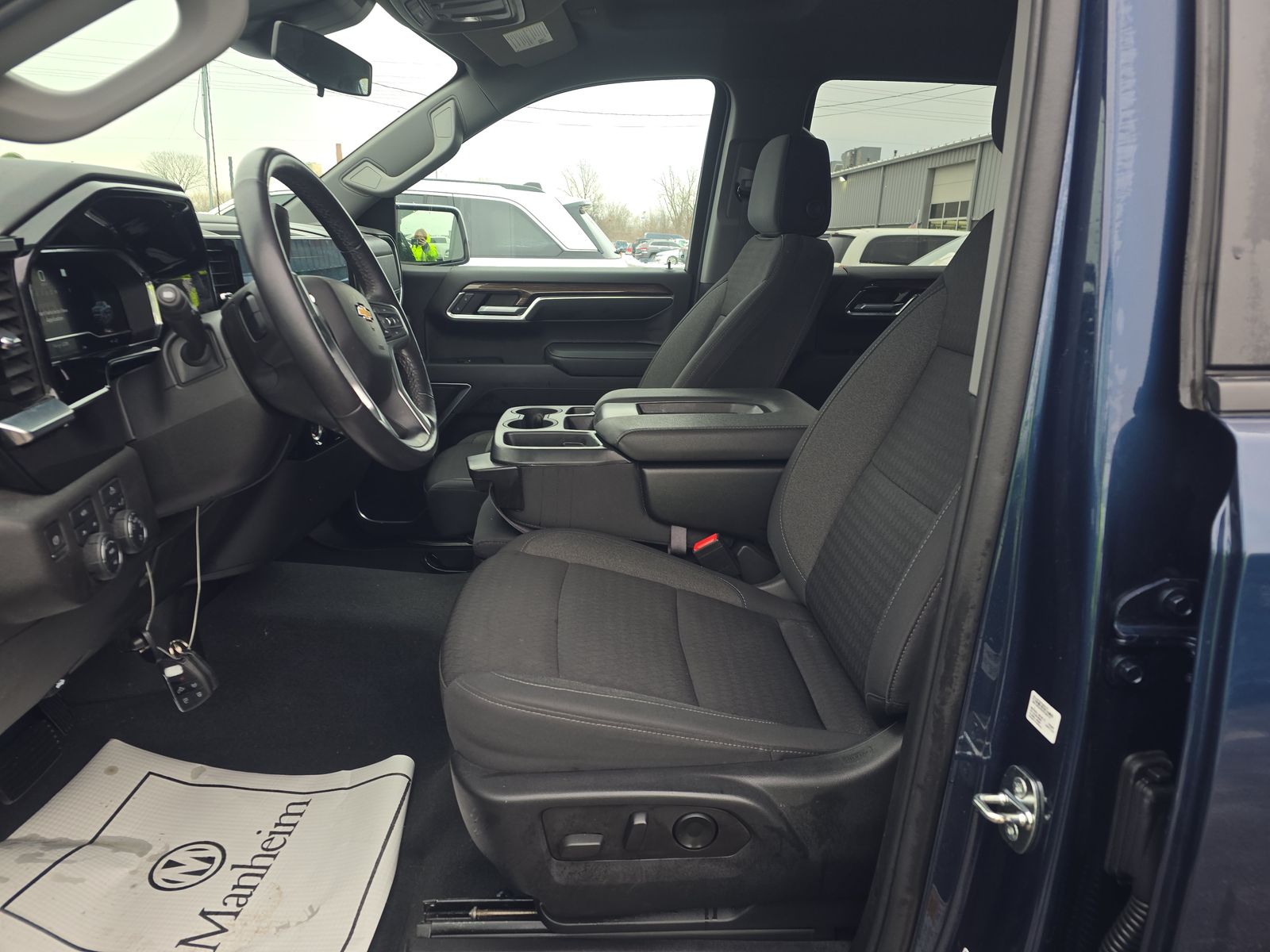 2022 Chevrolet Silverado 1500 LT AWD