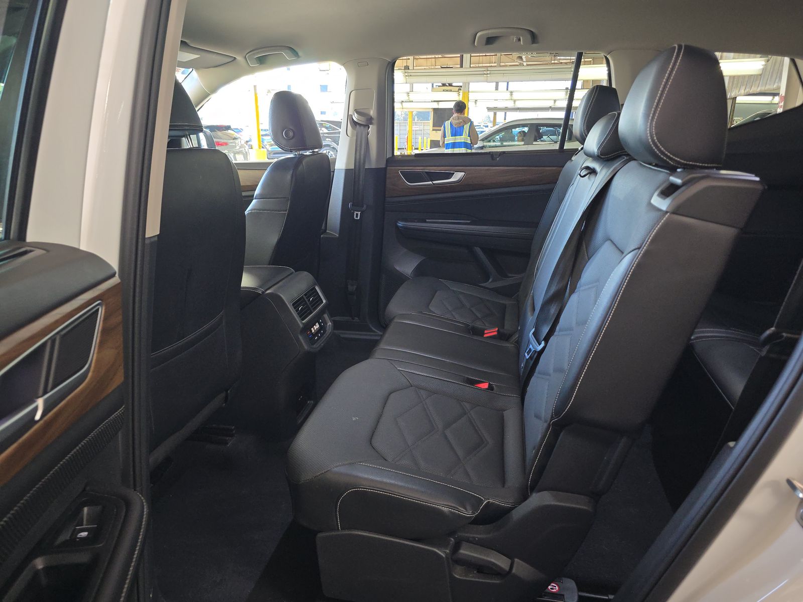 2024 Volkswagen Atlas 2.0T SE AWD