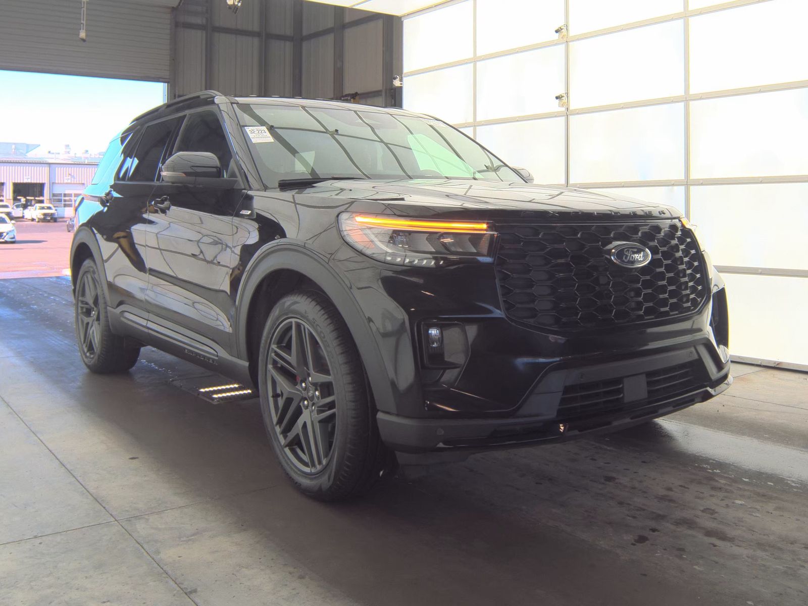 2025 Ford Explorer ST-Line FWD