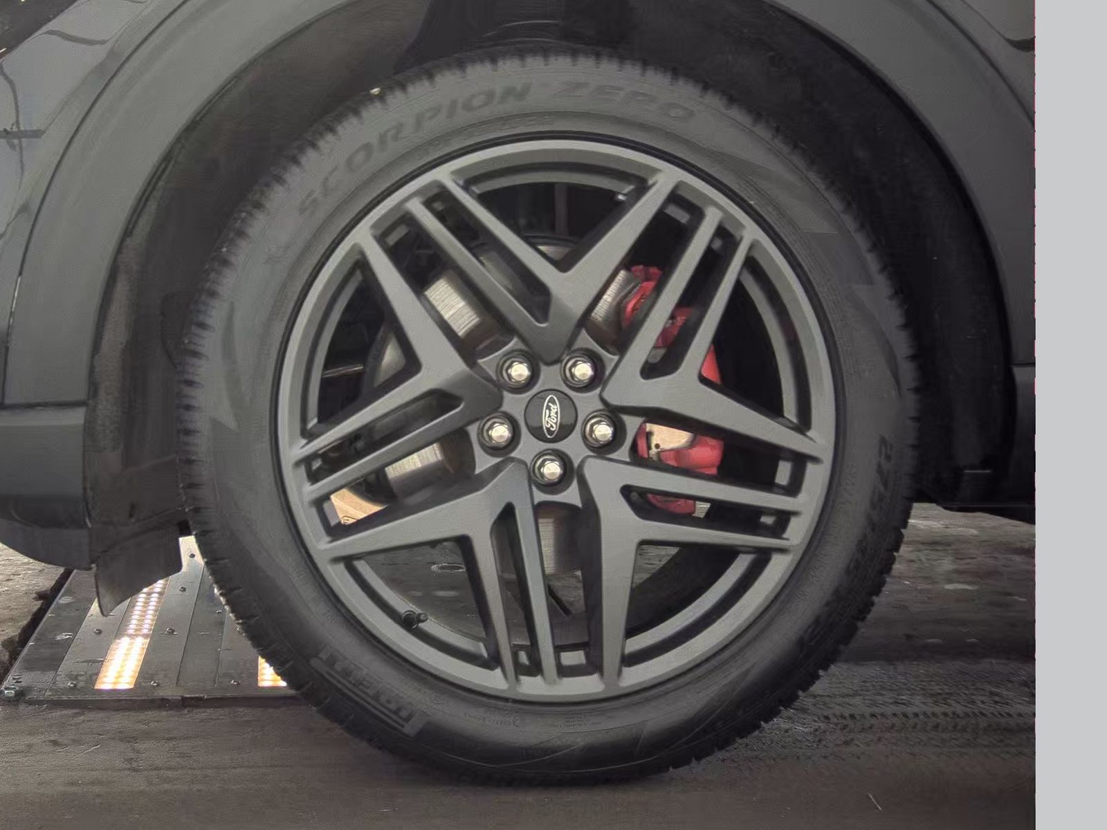 2025 Ford Explorer ST-Line FWD