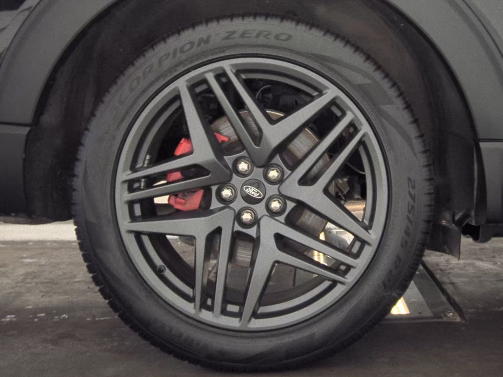 2025 Ford Explorer ST-Line FWD