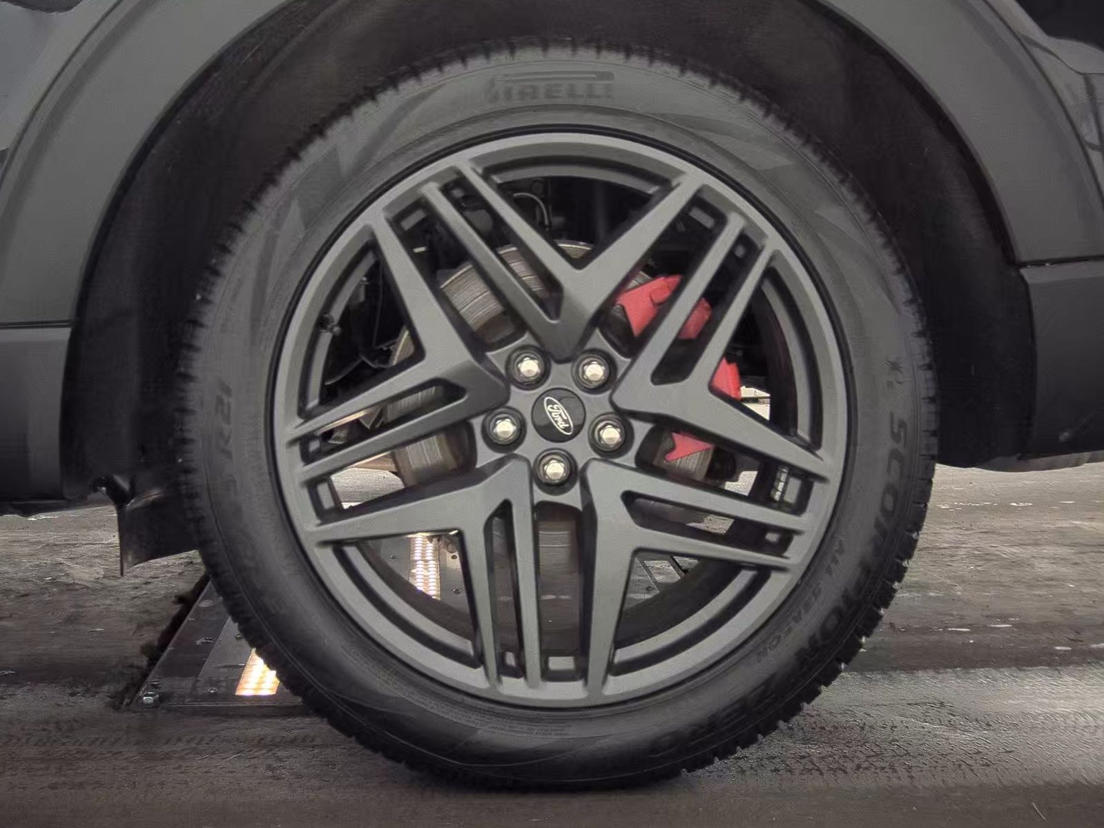 2025 Ford Explorer ST-Line FWD