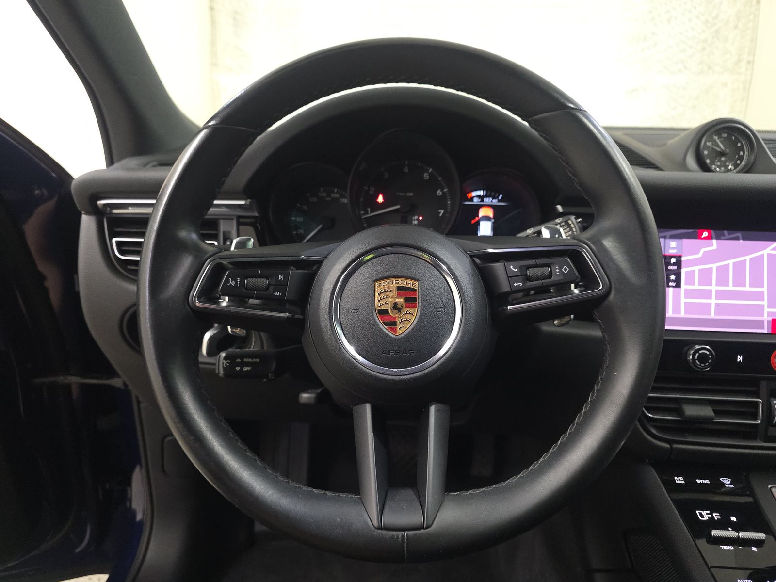 2022 Porsche Macan Base AWD