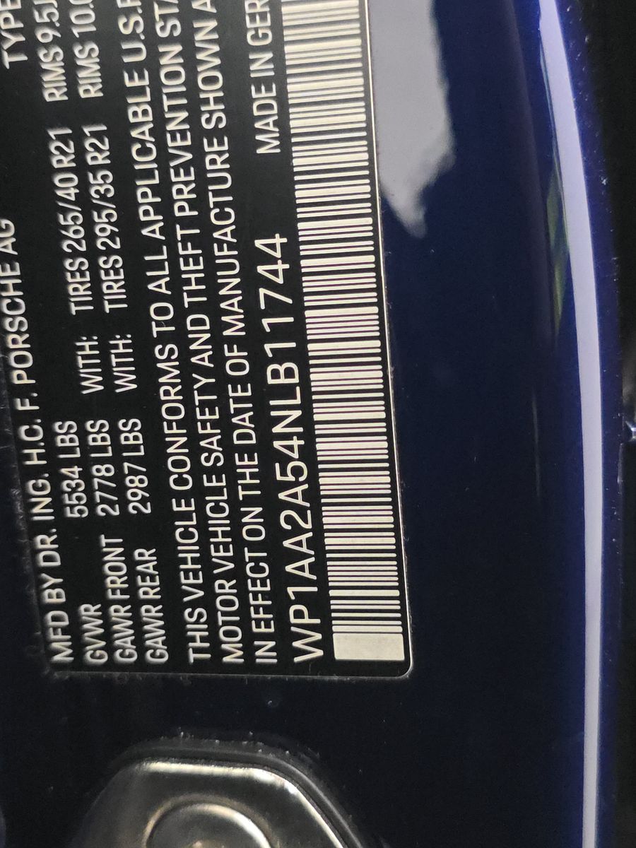 2022 Porsche Macan Base AWD