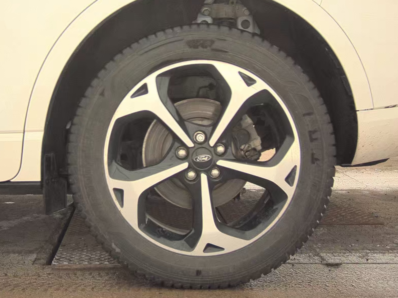 2023 Ford Escape Hybrid ST-Line Elite AWD