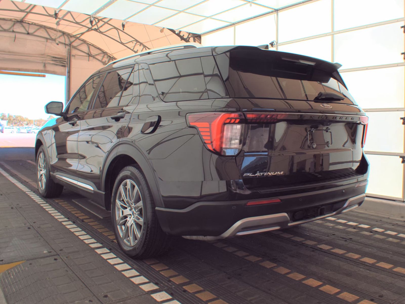 2025 Ford Explorer Platinum RWD