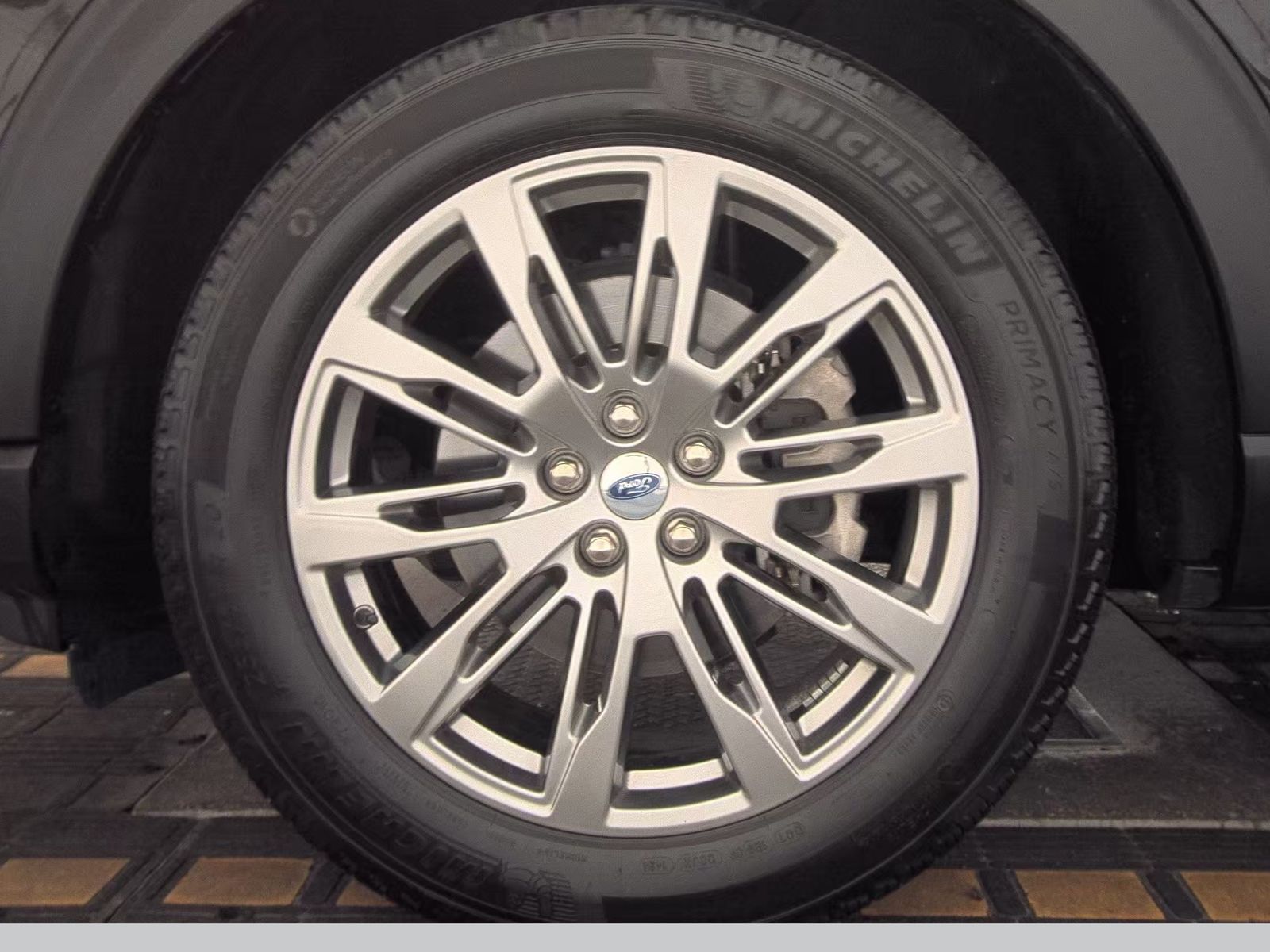 2025 Ford Explorer Platinum RWD