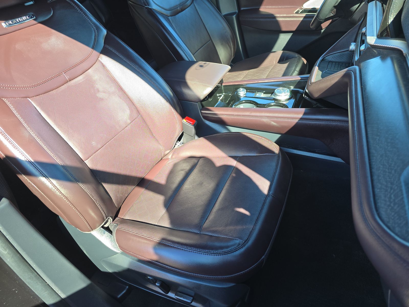 2025 Ford Explorer Platinum RWD