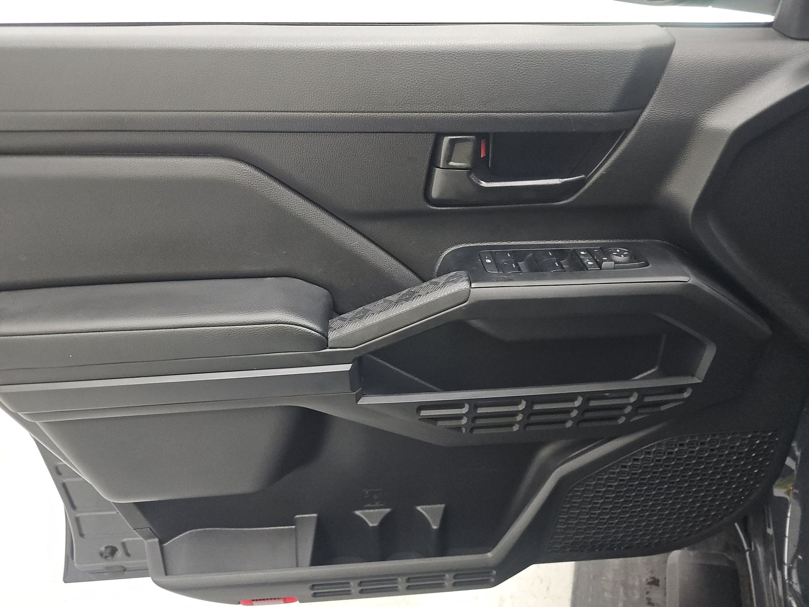 2025 Toyota Tacoma SR RWD