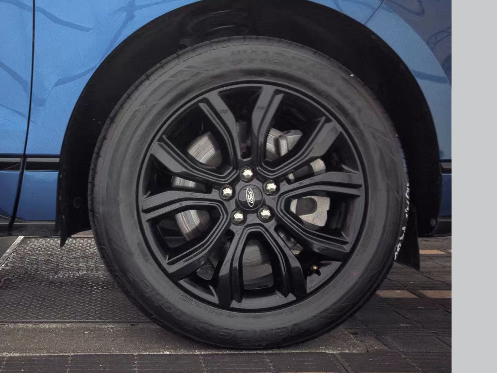 2023 Ford Edge SE AWD