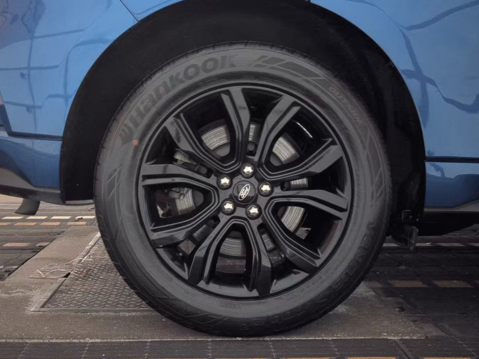 2023 Ford Edge SE AWD