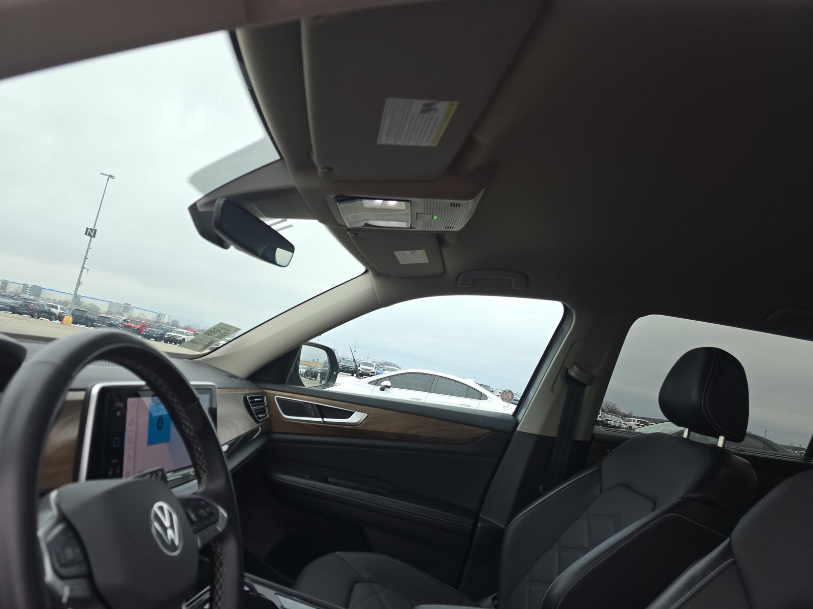 2024 Volkswagen Atlas 2.0T SE FWD